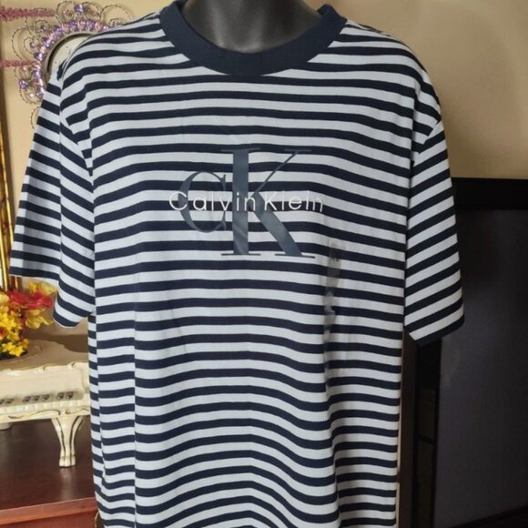 Calvin Klein Monogram Men's Stripe Relaxed T-shirt Size Medium - Picture 1 of 11